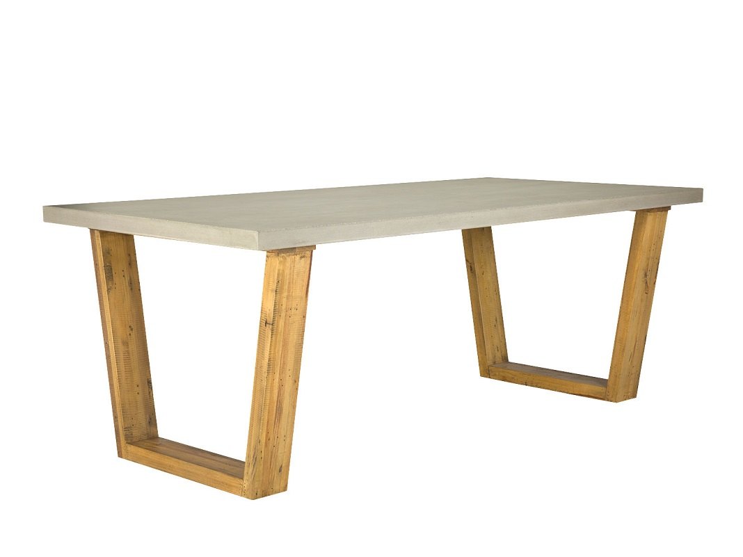 Kufentisch aus Holz